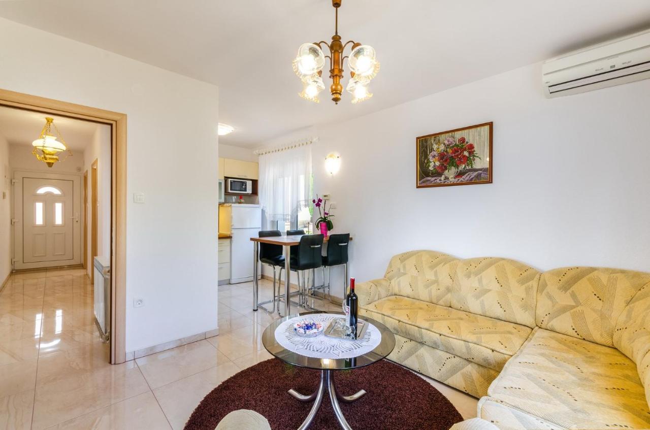 Apartment In Novi Vinodolski 15274 Povile Exterior photo