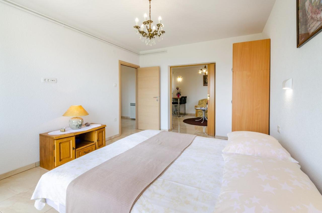 Apartment In Novi Vinodolski 15274 Povile Exterior photo
