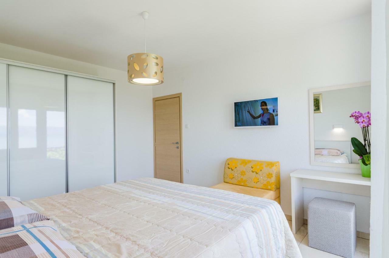 Apartment In Novi Vinodolski 15274 Povile Exterior photo